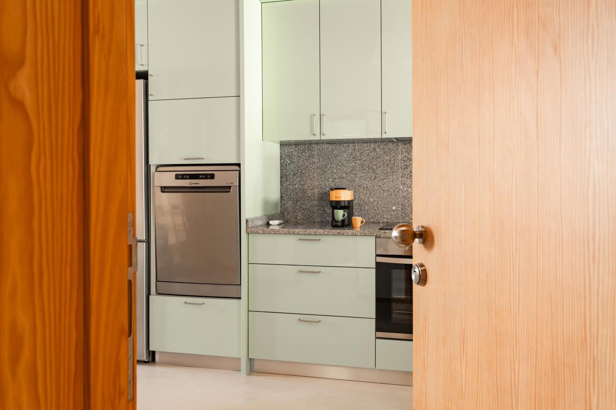 City Hall Apartments Вила Реал Екстериор снимка