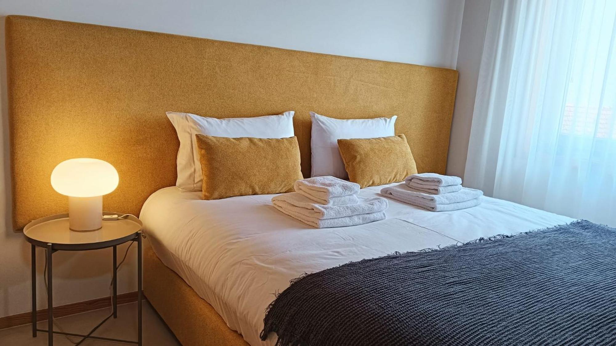 City Hall Apartments Вила Реал Екстериор снимка