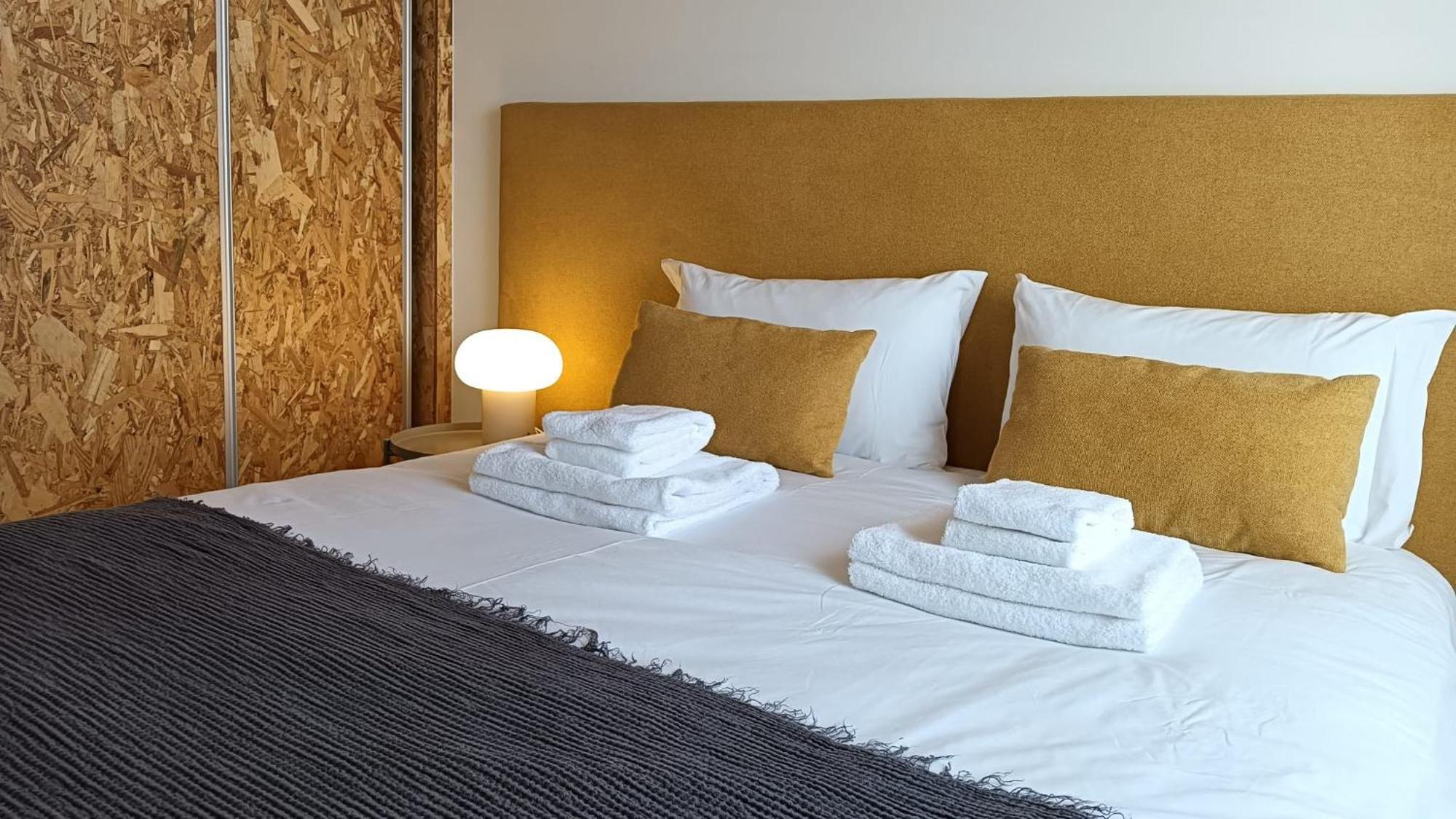 City Hall Apartments Вила Реал Екстериор снимка